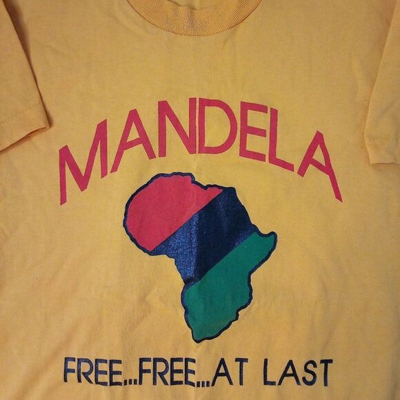 Vintage 80s Nelson Mandela Free At Last T-Shirt - Picture 1 of 7